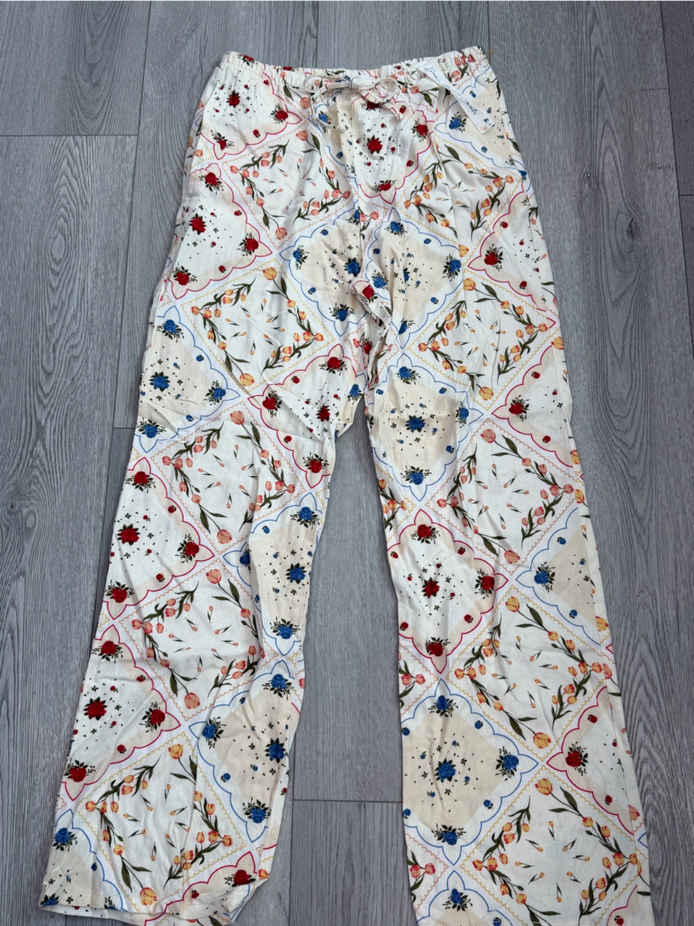 Floral Boho Drawstring Blouse in Cream with Red & Blue Flowers